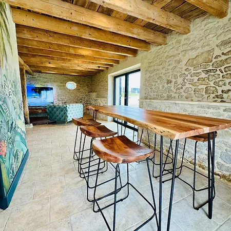 Prázdninový dům Maison De Charme Vue Sublime & Piscine Infinie *
